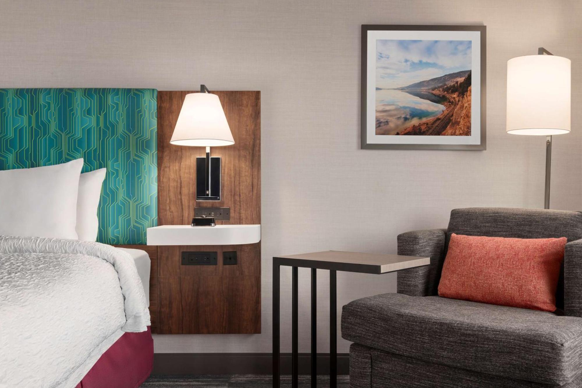 Hampton Inn & Suites Kelowna, British Columbia, Canada Exterior foto